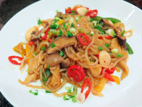 Macarrão Imperial - prato oriental Hirota Food