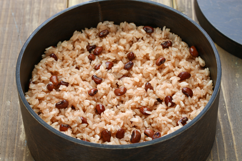 sekihan-japanese-steamed-sticky-rice-with-red-YMSZK9U-2 Receitas-teste