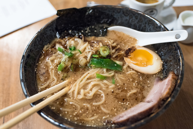 japanese-ramen-noodle-soup-K74BF69-1 Receitas-teste