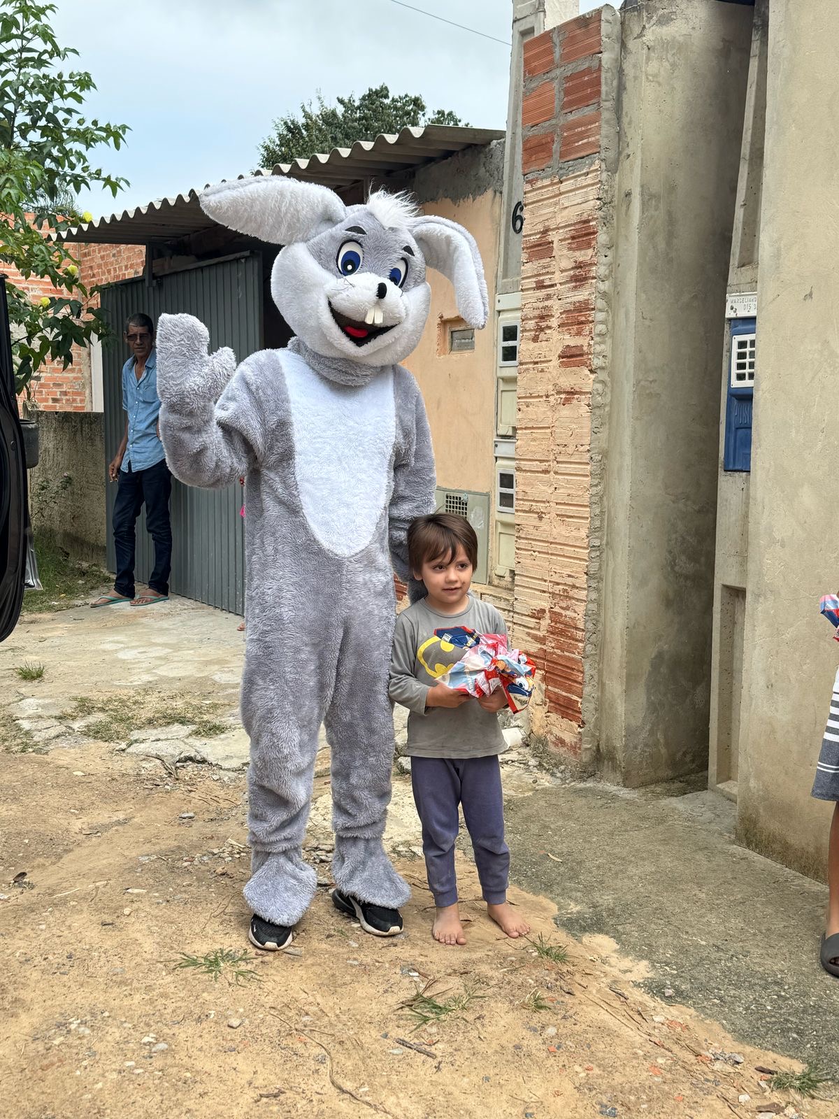 Família Hirota: Espalhando amor e esperança na Páscoa