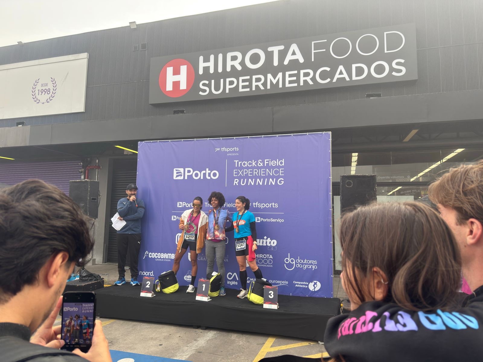 Hirota na Corrida Apoio ao Esporte e à Comunidade - premiação